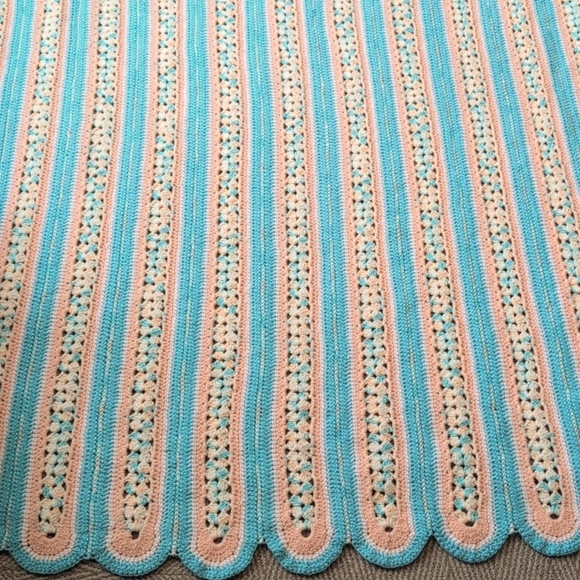 Vintage Handmade Crochet Striped Scalloped Throw Blanket Afghan Peach Aqua Cream - Picture 6 of 6